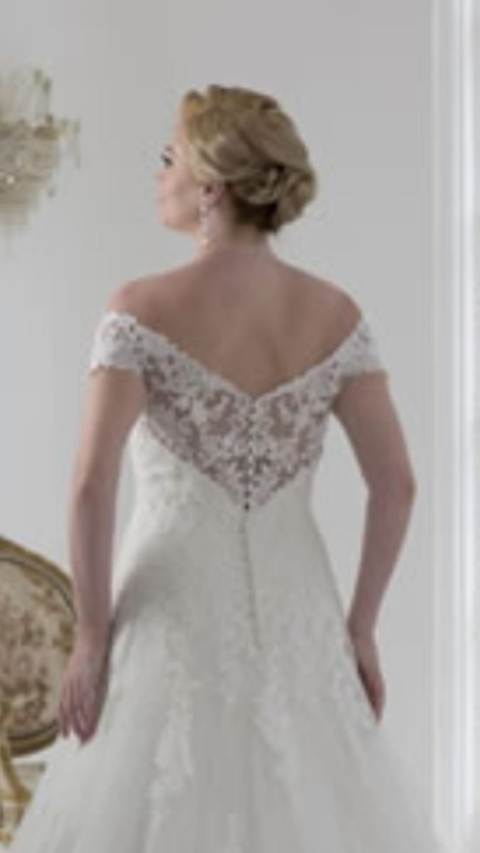 Bridal gowns size 20 hotsell