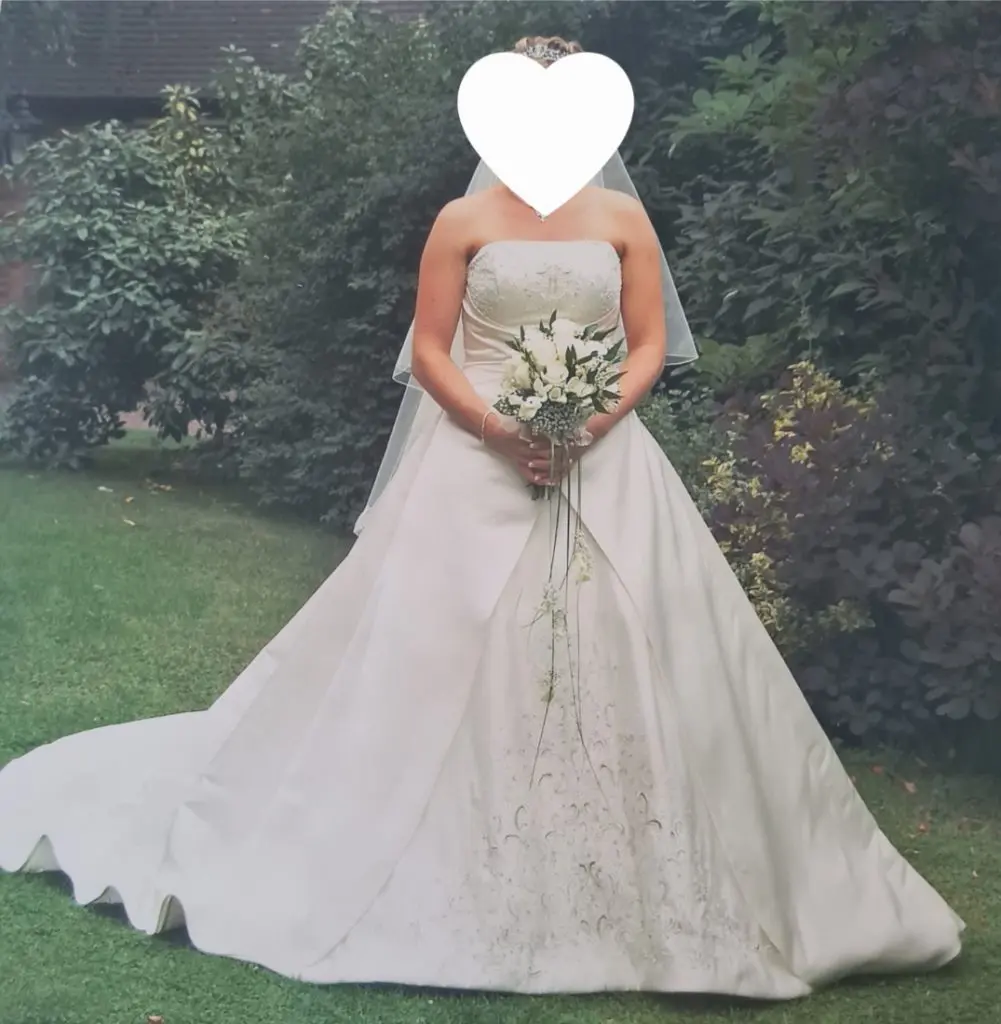 Alfred Sung designer wedding dress on Bride2bride