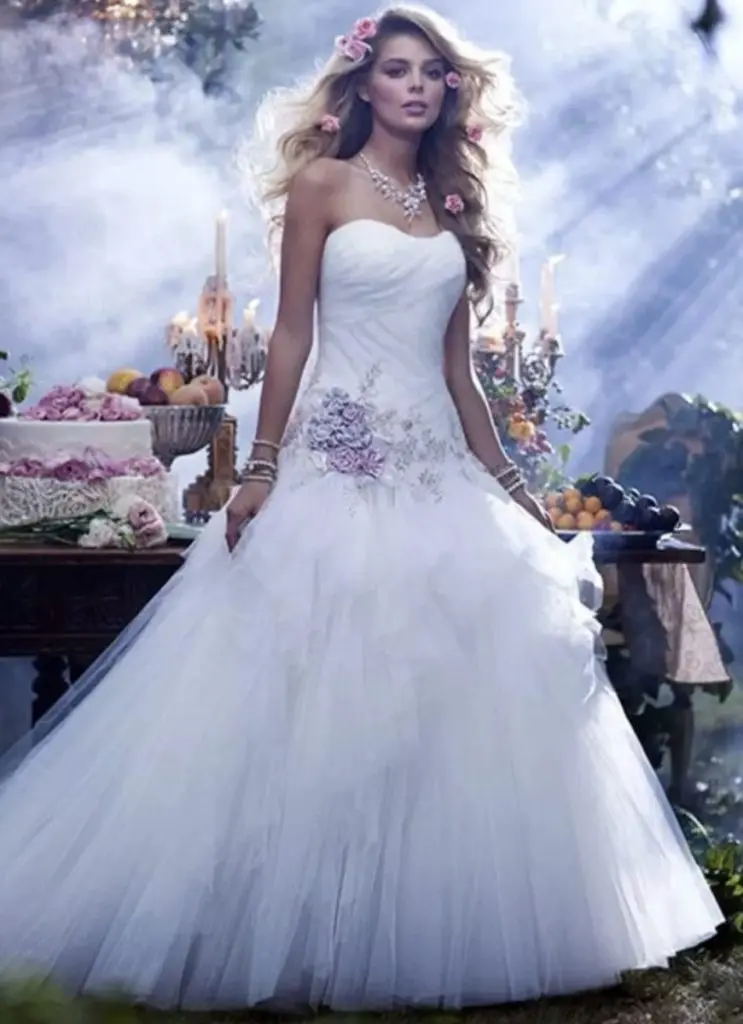 Alfred Angelo Disney Sleeping Beauty Wedding Dress on Bride2bride