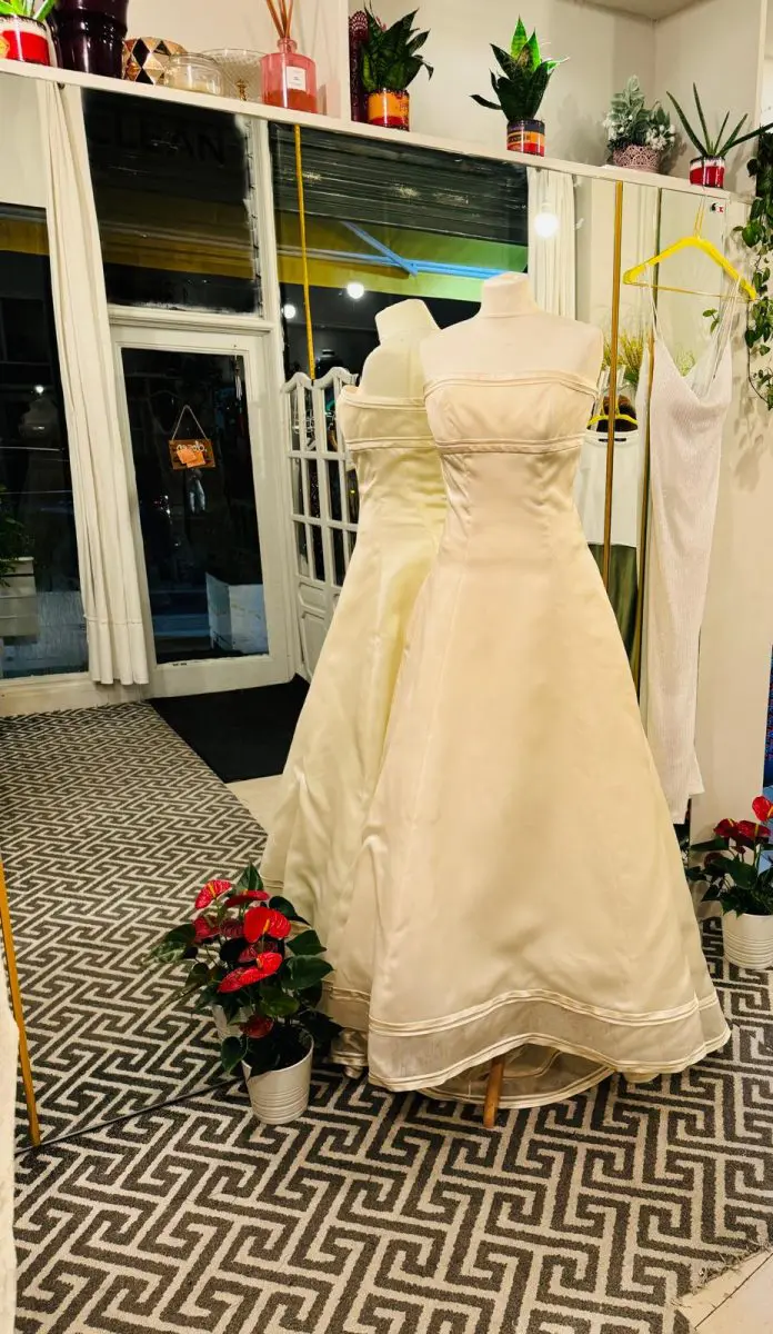 Stunning Vintage Vera Wang Wedding Dress | Preloved wedding dress for sale  on Bride2bride UK