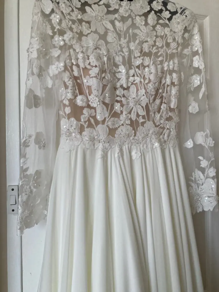 Romantic A-Line Chiffon Wedding Dress by June Peony - Sunflower AL111 |  Preloved wedding dress for sale on Bride2bride UK