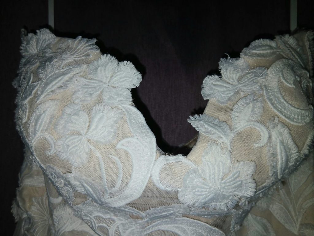 Beautiful lace, romantic style gown. wedding dress for sale on Bride2Bride