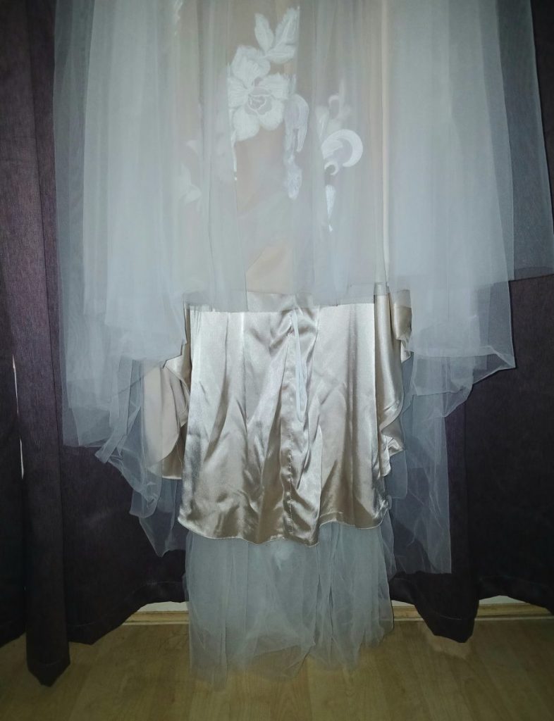 Beautiful lace, romantic style gown. wedding dress for sale on Bride2Bride
